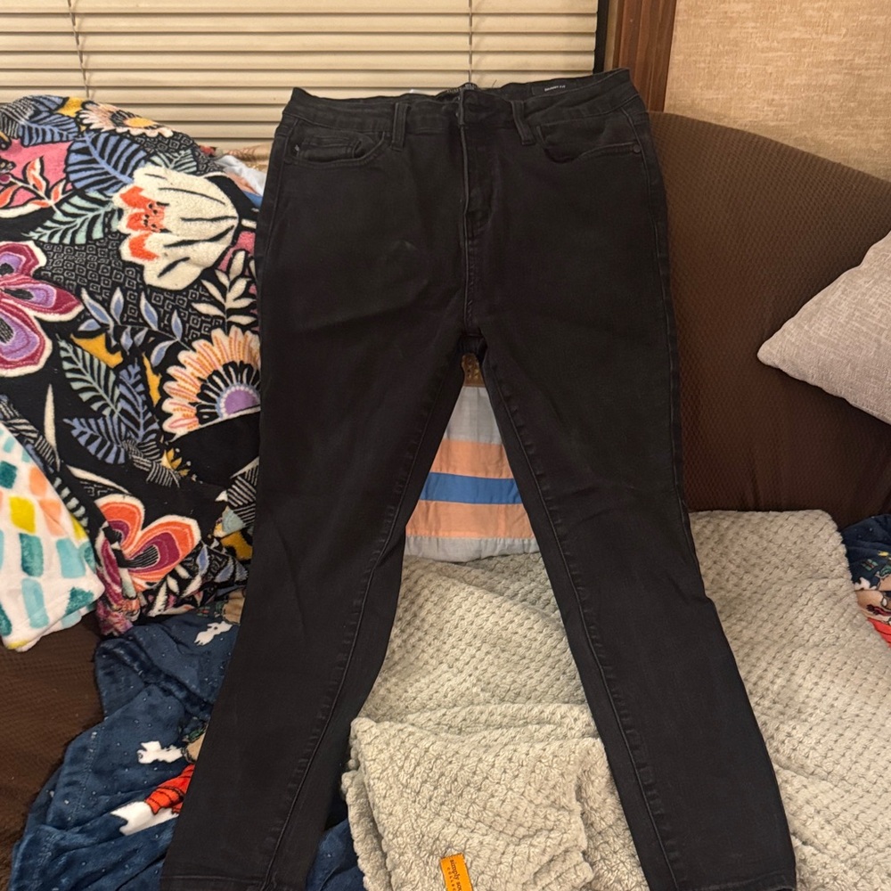 Judy Blue Dark Charcoal Skinny Jeans